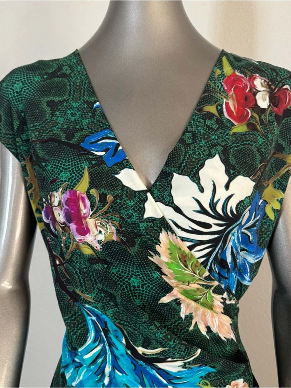 Roberto Cavalli Green Floral-Print V-Neck Midi Dress - Picture 3 of 11
